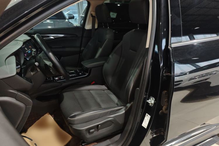 Used Buick Envision 2023 Encore Plus 652T Five-Seat All-Wheel-Drive Luxury Model
