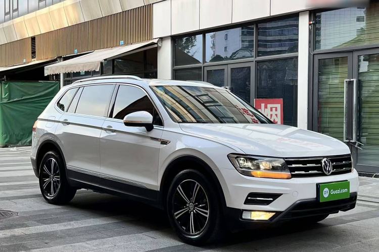 Used Volkswagen Tiguan L 2020 330TSI Automatic Two-Wheel Drive Panoramic Comfort Edition China VI Standard
