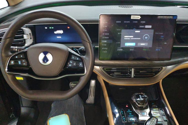 Used Denza D9 2025 DM-i Intelligent Drive 1020 Four-Wheel Drive Prestige Model
