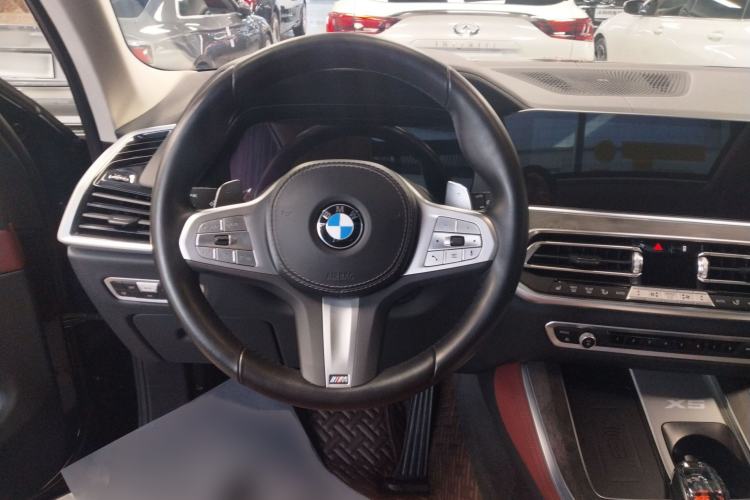 Used BMW X5 2022 Restyled xDrive 30Li Luxury Version M Sport Package
