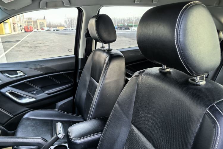 Used JMC Yusheng S350 2016 2.0T Automatic Two-Wheel Drive Gasoline Luxury Edition 5 Seats
