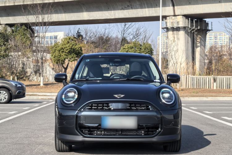 Used MINI MINI 2025 1.5T COOPER Classic Edition Five-Door Version
