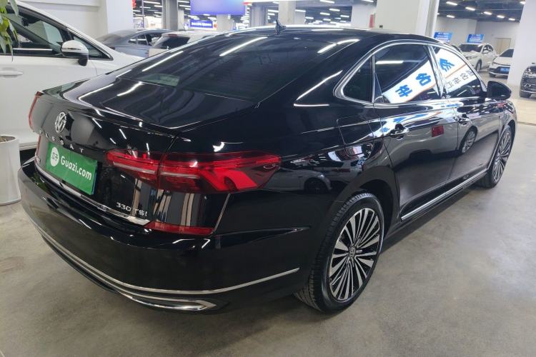 Used Volkswagen Passat 2019 330TSI Luxury Edition China VI Standard
