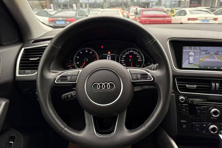 Used Audi Q5 2018 Collector's Edition 40 TFSI Ambition Model
