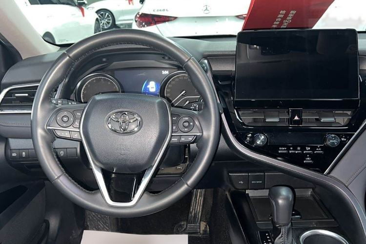 Used Toyota Camry 2021 2.0G Luxury Edition
