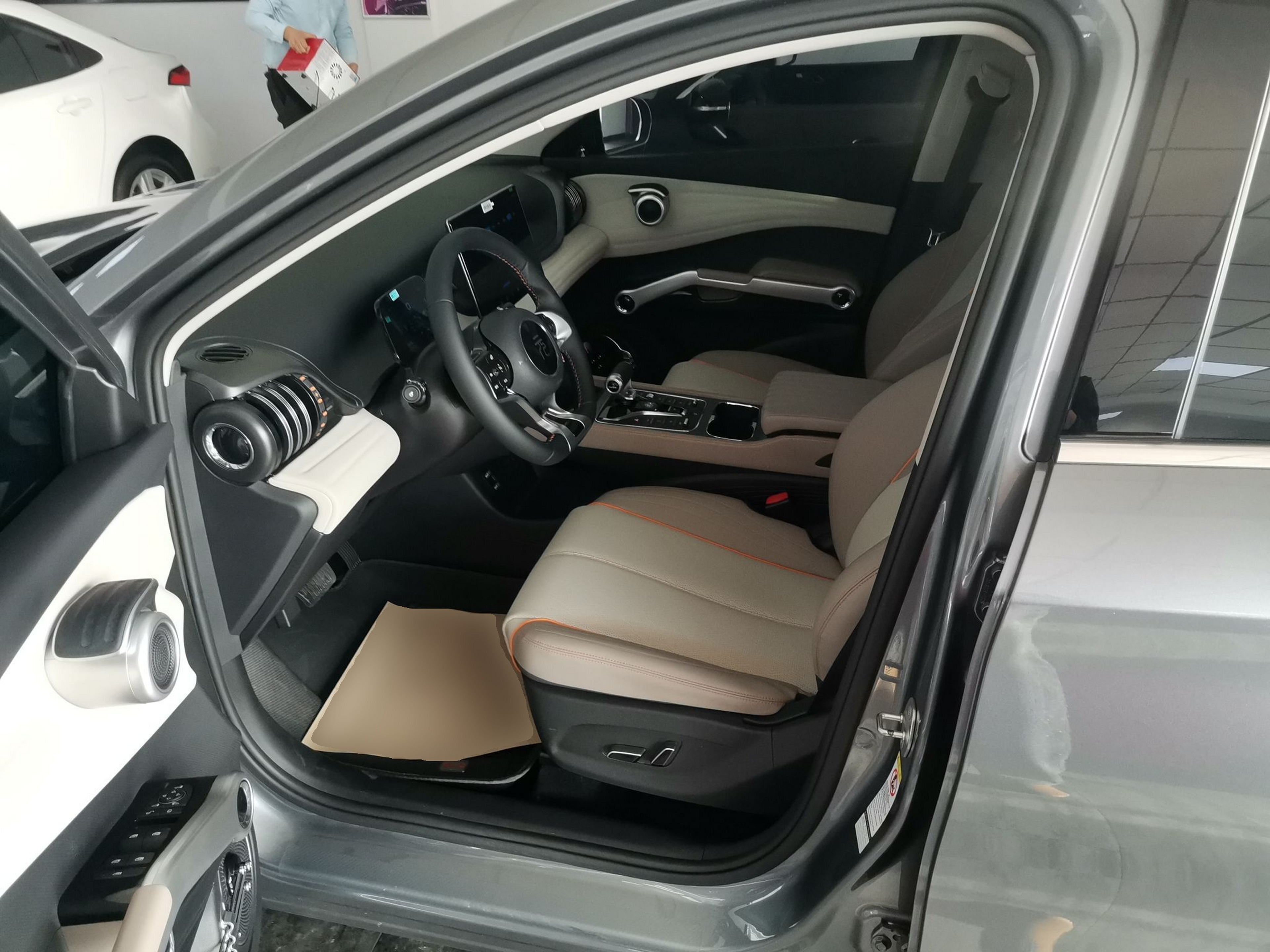 Переднее сиденье в автомобиле