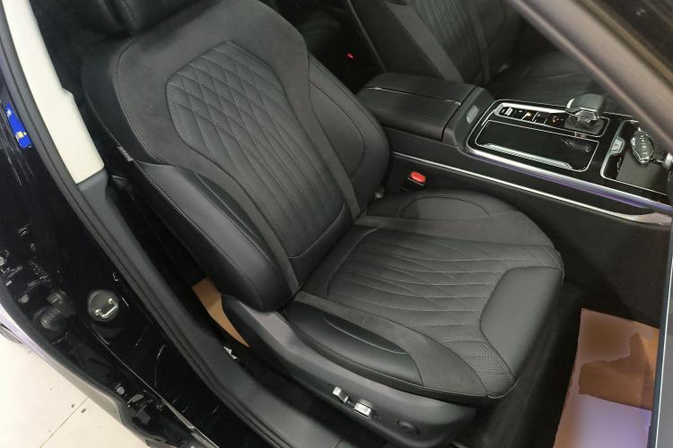 Used Hongqi HS5 2023 2.0T Four-Wheel Drive Flagship Pro Edition
