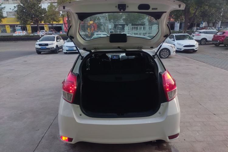 Used Toyota YARiS L 2015 1.5E Automatic Charm Edition
