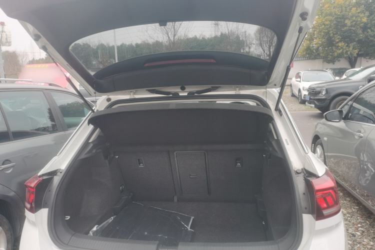 Used Volkswagen T-ROC 2019 230TSI DSG Two-Wheel-Drive Advanced Version China VI Standard
