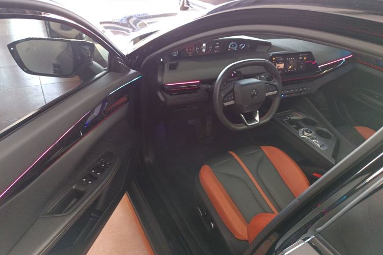 Used Changan UNI-V 2024 1.5T Prestige Sport Edition
