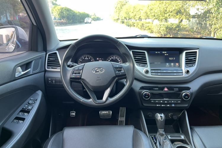 Used Hyundai Tucson 2018 1.6T Dual-Clutch Two-Wheel Drive 15th Anniversary Special Edition
