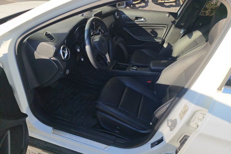 Used Mercedes-Benz GLA 2015 GLA 220 4MATIC Fashion Model
