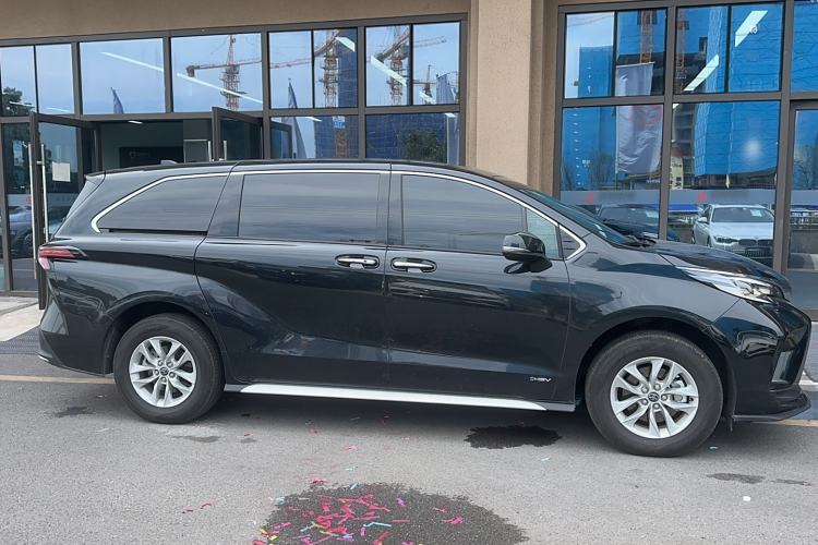 Used Toyota Granvia 2024 2.5L Hybrid Comfort Edition
