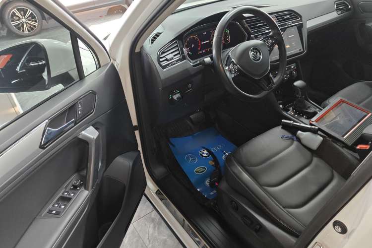 Used Volkswagen Tiguan L 2021 330TSI Automatic Two-Wheel Drive Smart Edition
