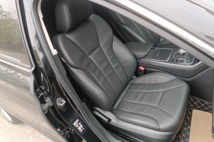 Used Hongqi H5 2022 Classic Model Facelift 1.8T Automatic Smart Connect Flagship Edition
