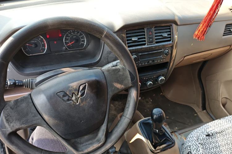 Used Wuling Rongguang 2014 1.2L S Standard Model