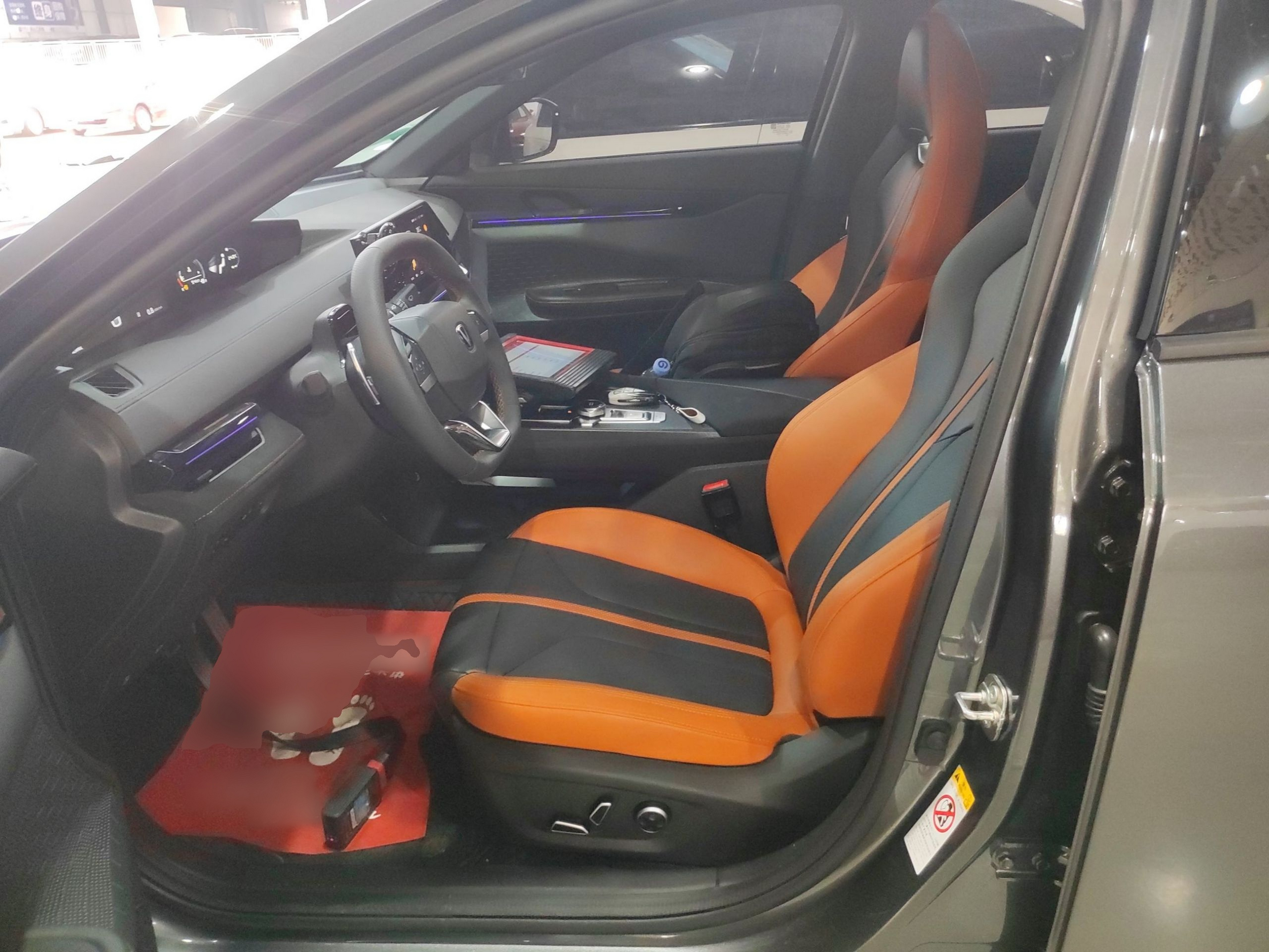 Переднее сиденье в автомобиле