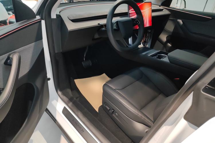 Used Tesla Model Y 2025 Rear-Wheel Drive First Edition