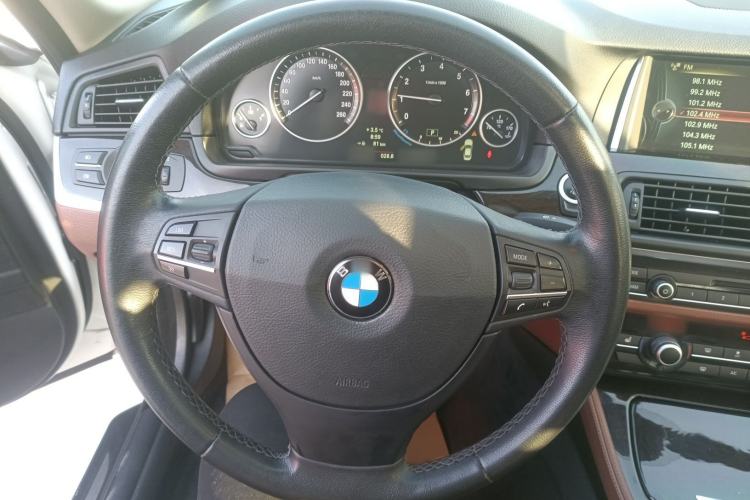 Used BMW 5 Series 2014 530Li Leading Model
