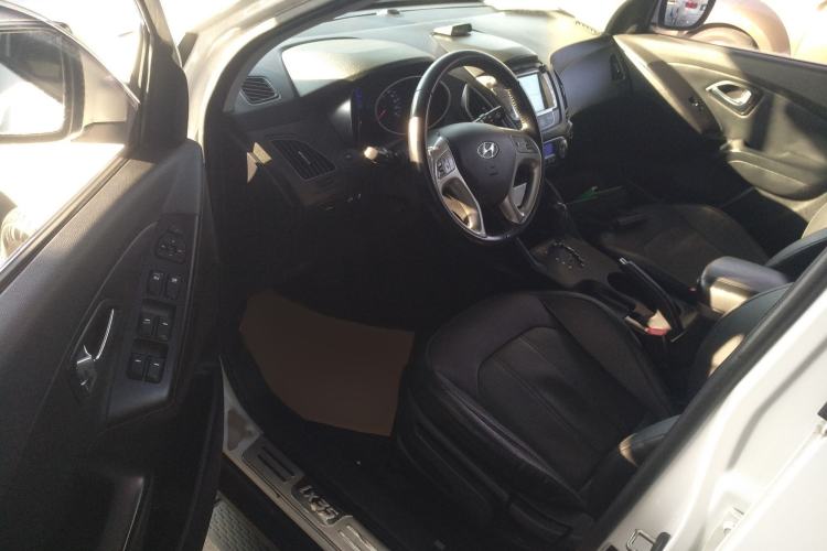 Used Hyundai ix35 2013 2.0L Automatic Two-Wheel Drive Smart GLS China IV Standard
