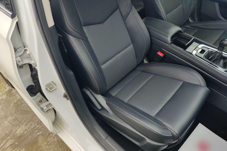 Used Changan Eado 2019 High-Energy Edition 1.6L GDI Manual Pioneer Model China VI Standard
