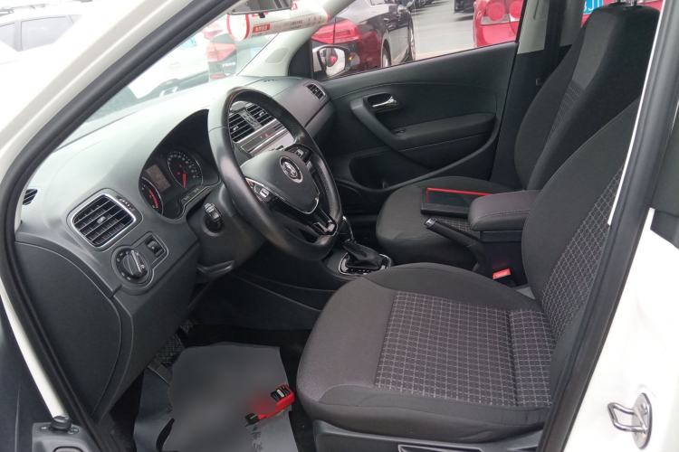 Used Volkswagen Polo 2016 1.6L Automatic Comfort Model
