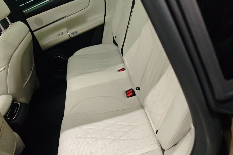 Used  Q07 2025 215 Flagship PLUS