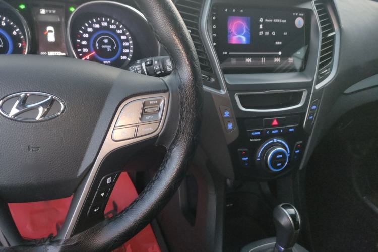 Used Hyundai Santa Fe 2015 2.0T Automatic All-Wheel Drive Smart Version 5 Seats