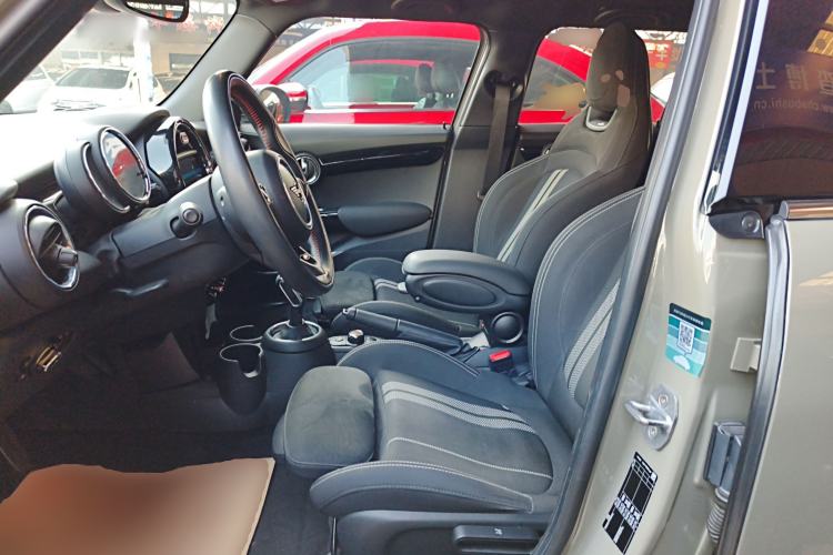 Used  MINI 2019 1.5T COOPER Racing Edition Five-Door Model
