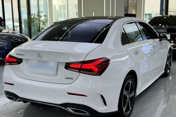 Used Mercedes-Benz A-Class 2022 Revised Version A 200 L Sport Sedan Fashionable Style