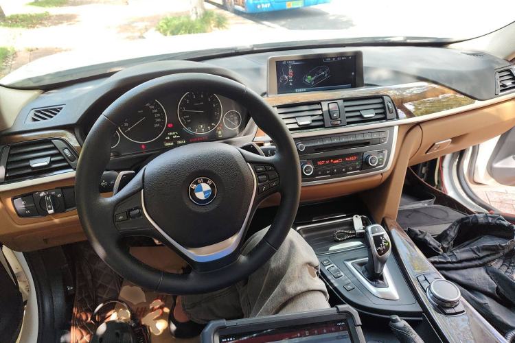 Used BMW 3 Series 2015 320Li Luxury Design Package Premium Edition
