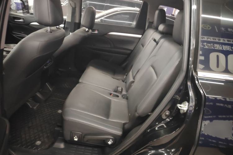 Used Toyota Highlander 2018 2.0T Four-Wheel Drive Luxury Version 7 Seats China VI Standard
