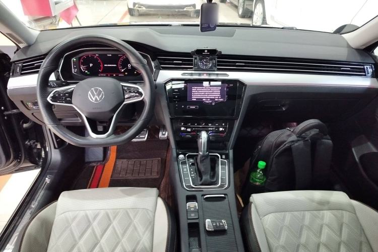 Used Volkswagen Magotan 2023 2 Million Units Commemorative Edition 330TSI DSG Luxury Version
