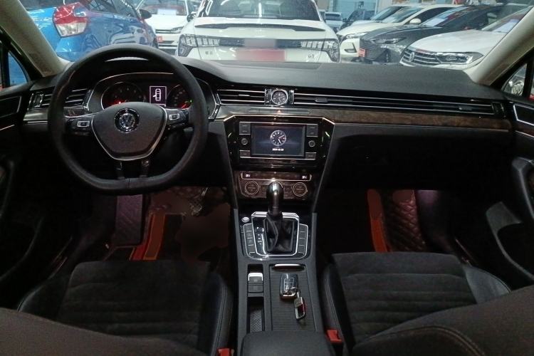 Used Volkswagen Magotan 2018 330TSI DSG Luxury Model
