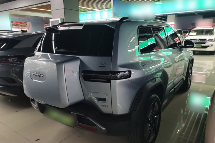 Used Formula Leopard Titanium 3 2025 501 km All-Wheel Drive Intelligent Driving Max Edition
