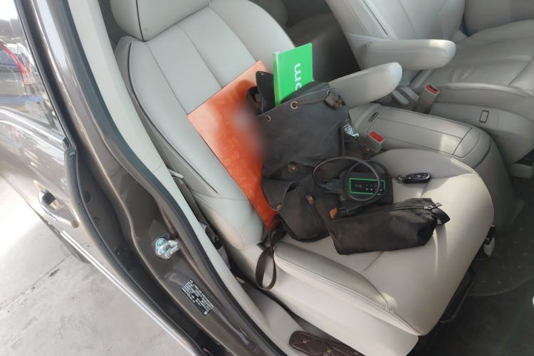 Used Buick GL8 2020 Land Cruiser Executive 652T Luxury Edition with Welfare Features
