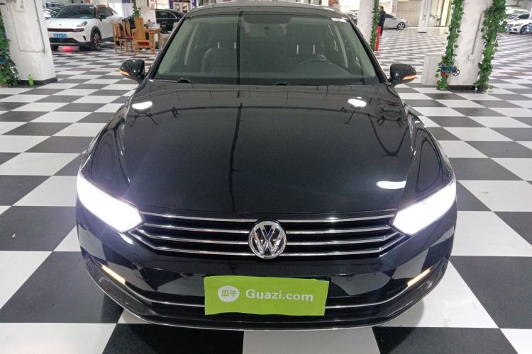 Used Volkswagen Magotan 2017 330TSI DSG Leading Model
