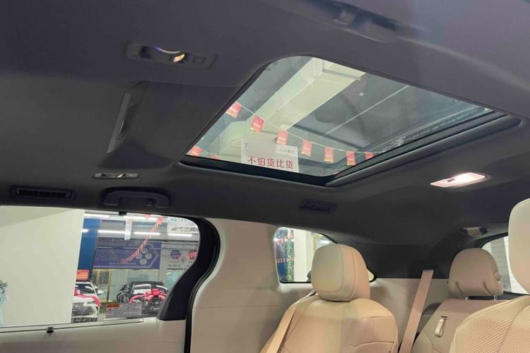 Used Toyota Granvia 2023 2.5L Hybrid Prestige PLUS Edition