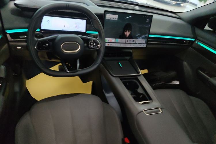 Used Lynk & Co 07 2024 EM-P 126 Long-Range Halo
