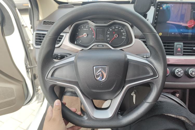 Used Baojun 310W 2017 1.5L Manual Comfort Version China VI Emission Standard
