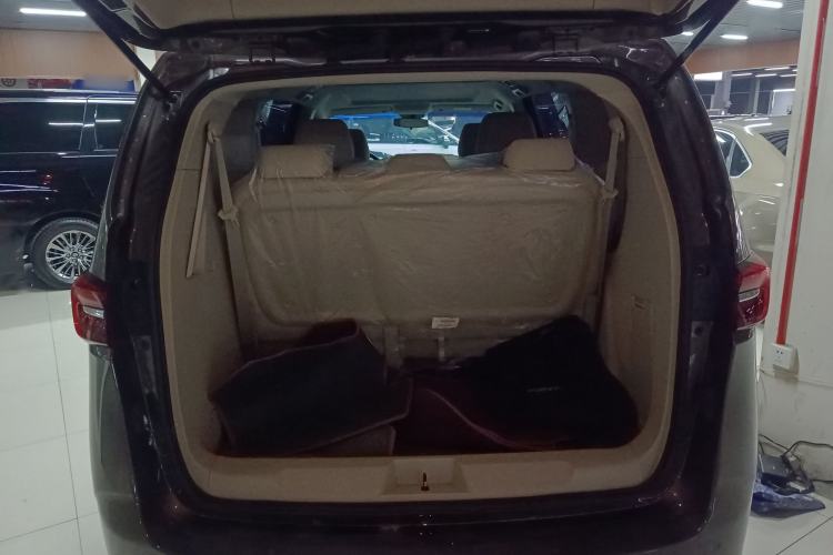 Used Buick GL8 2023 Land Executive Class Comfort Model