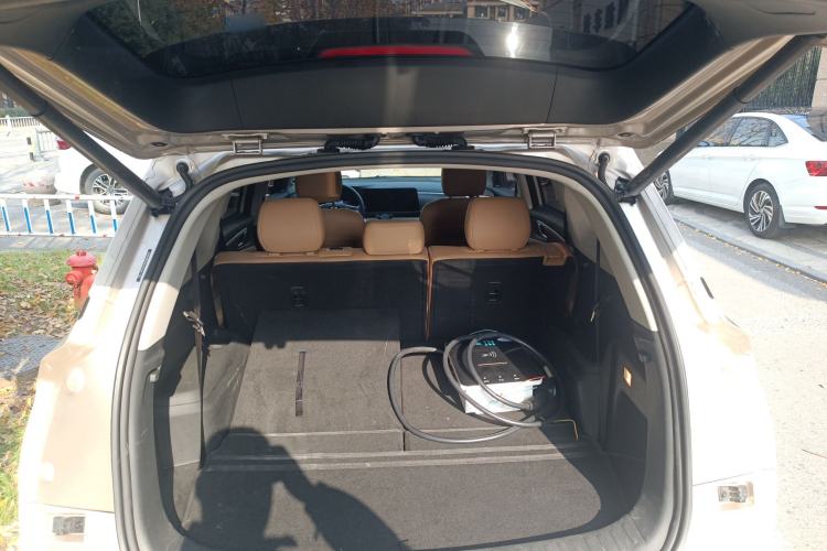 Used  E5 2023 1.5L DE-i 110KM Flagship 7-Seater
