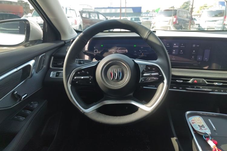 Used Buick LaCrosse 2025 28T Platinum Edition