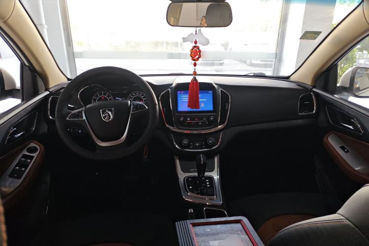 Used Baojun 560 2016 1.8L iAMT Elite Edition
