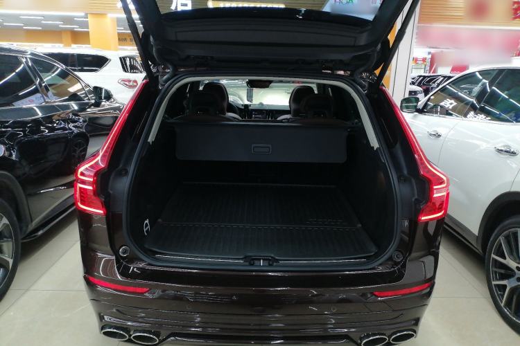 Used Volvo XC60 2019 T5 4x4 Zhiyuan Edition China VI Standard
