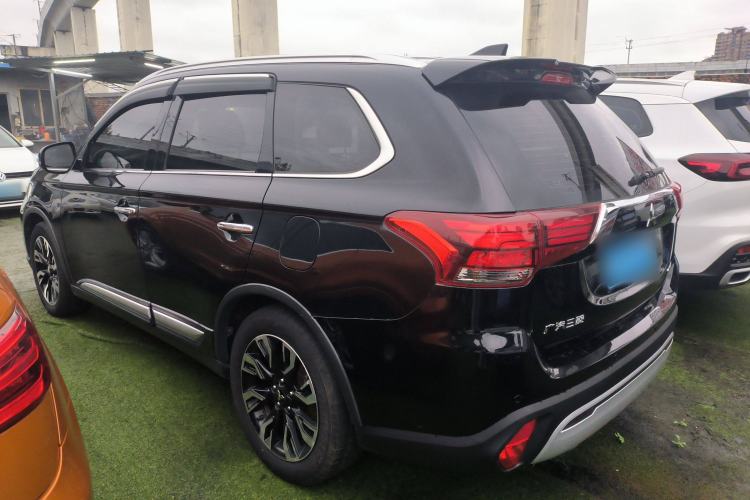 Used Mitsubishi Outlander 2020 2.4L 4x4 Zhi Xiang Edition 7-Seater
