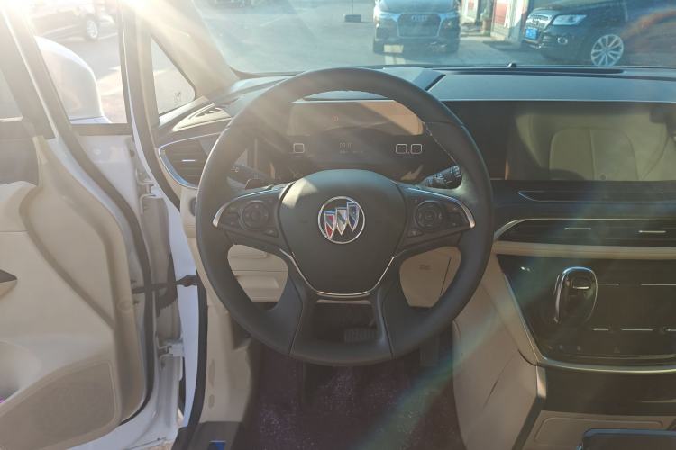 Used Buick GL8 2023 ES Lu Zun Deluxe and Yue Edition
