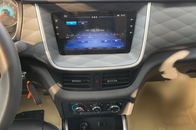 Used Jinbei Gold Hiace 2024 2.0L Travel Lion 9-Seater Central Air Conditioning
