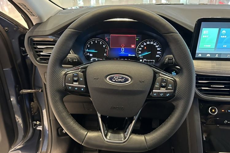 Used Ford Escape 2020 EcoBoost 245 Two-Wheel-Drive Titanium Edition
