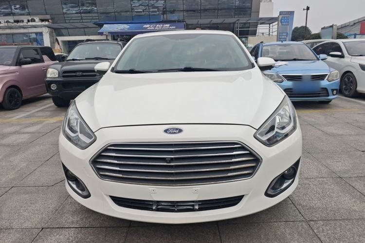 Used Ford Escort 2015 1.5L Automatic Fashion Model